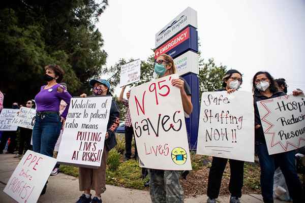 Nurses on the front lines of patient care during the COVID-19 pandemic demand more staffing and PPE from Hospital Corporation of America (HCA) outside West Hills Hospital on Thursday, June 18, 2020. (Photo by Sarah Reingewirtz, Los Angeles Daily News/SCNG)